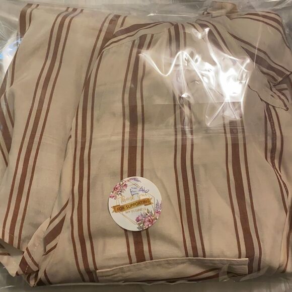 ✨ HP✨Stripe Button Front City Shirt✨ - Picture 9 of 9